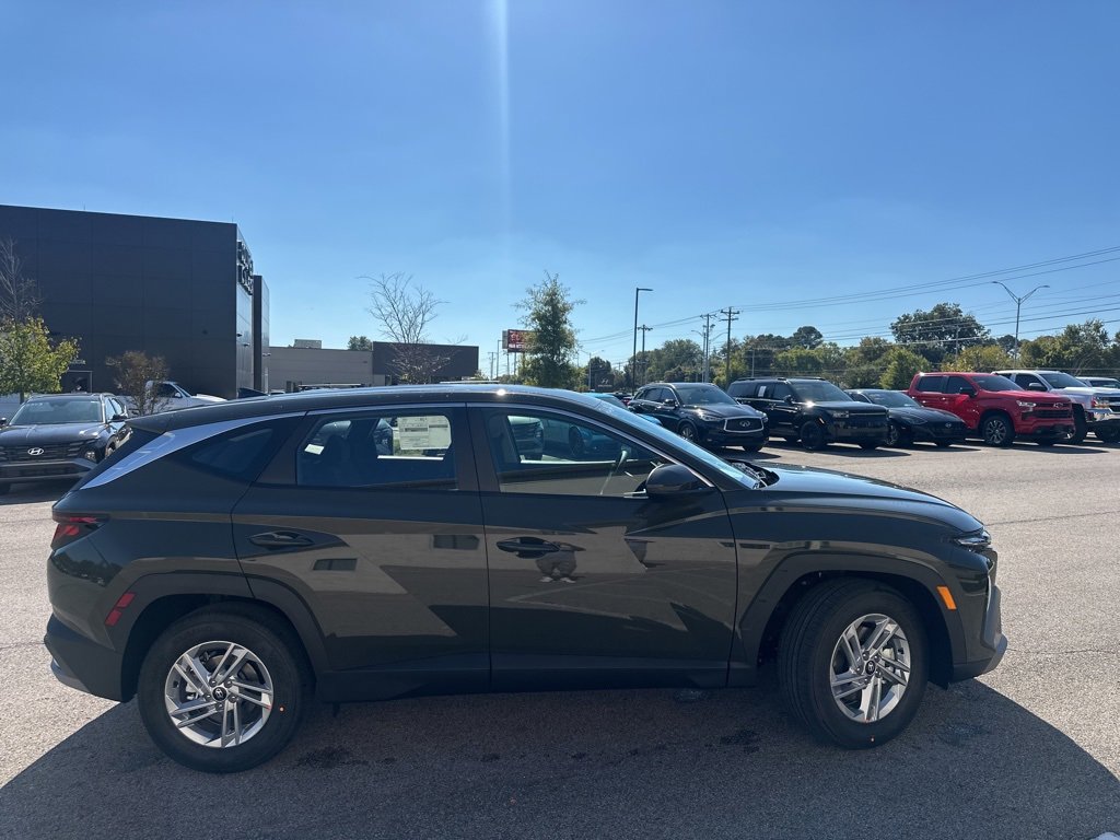 New 2026 Hyundai Tucson SE image 9