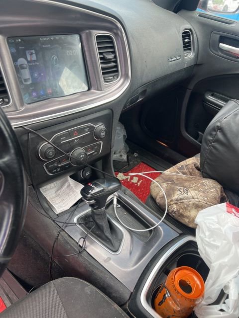 Used 2017 Dodge Charger SE RWD image 11