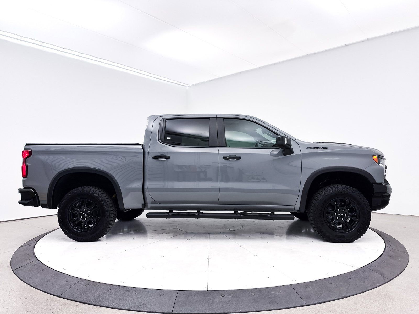 Used 2025 Chevrolet Silverado 1500 ZR2 w/ Technology Package image 42