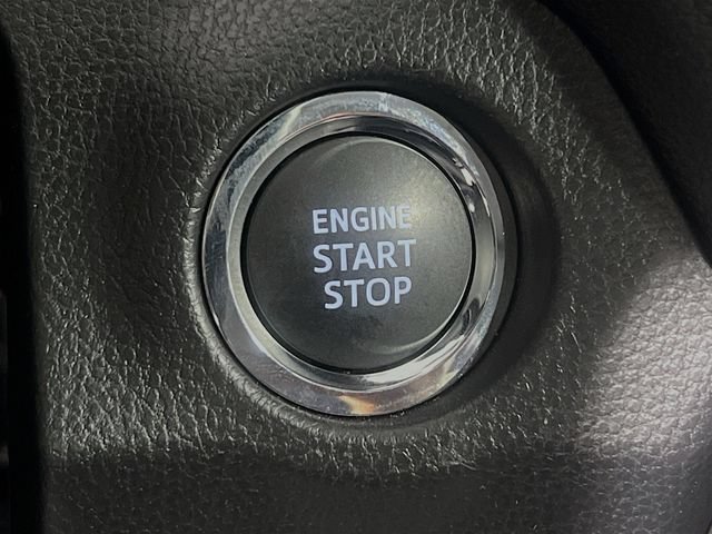 Used 2025 Toyota RAV4 XLE w/ Convenience Package FWD image 19