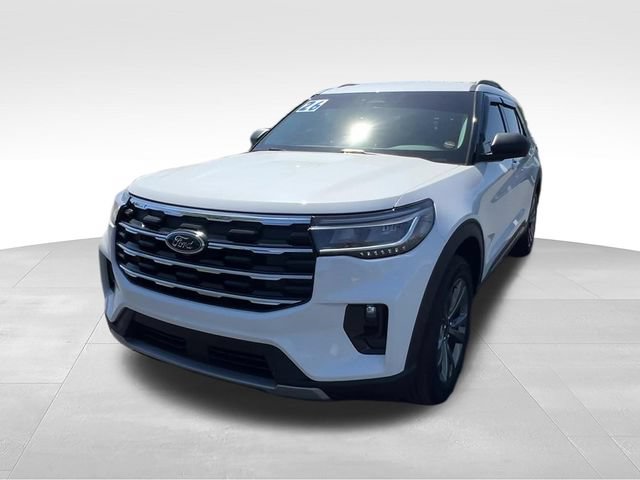 Used 2026 Ford Explorer Active w/ Active Comfort Package AWD/4WD image 2