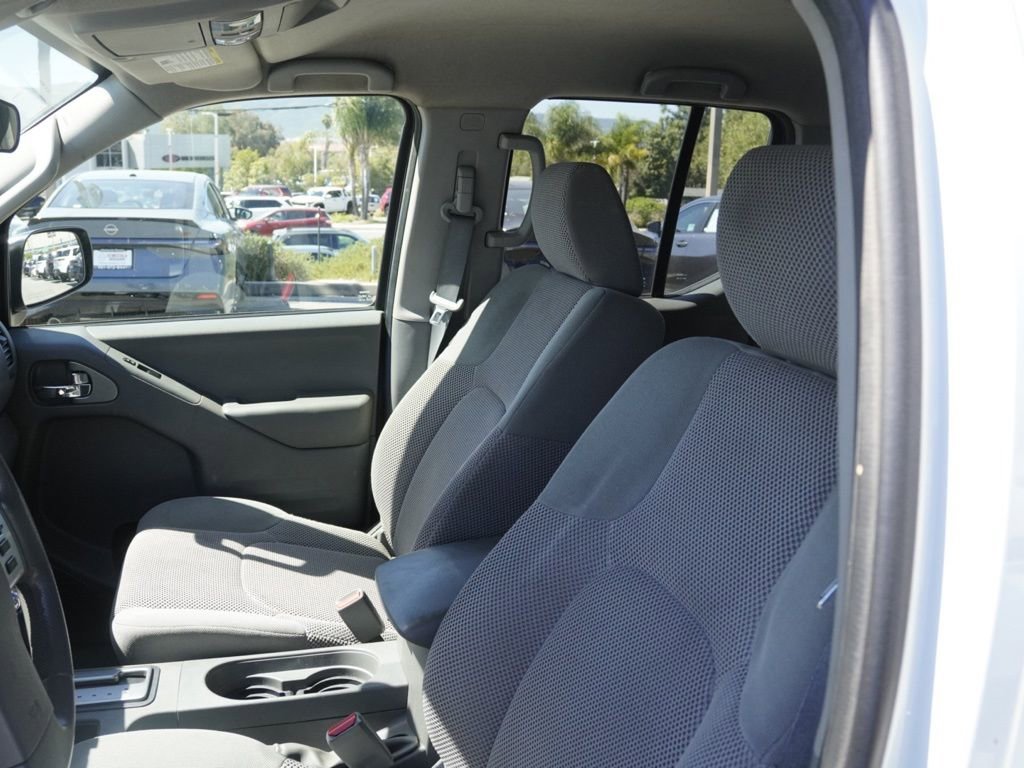 Used 2017 Nissan Frontier SV image 16