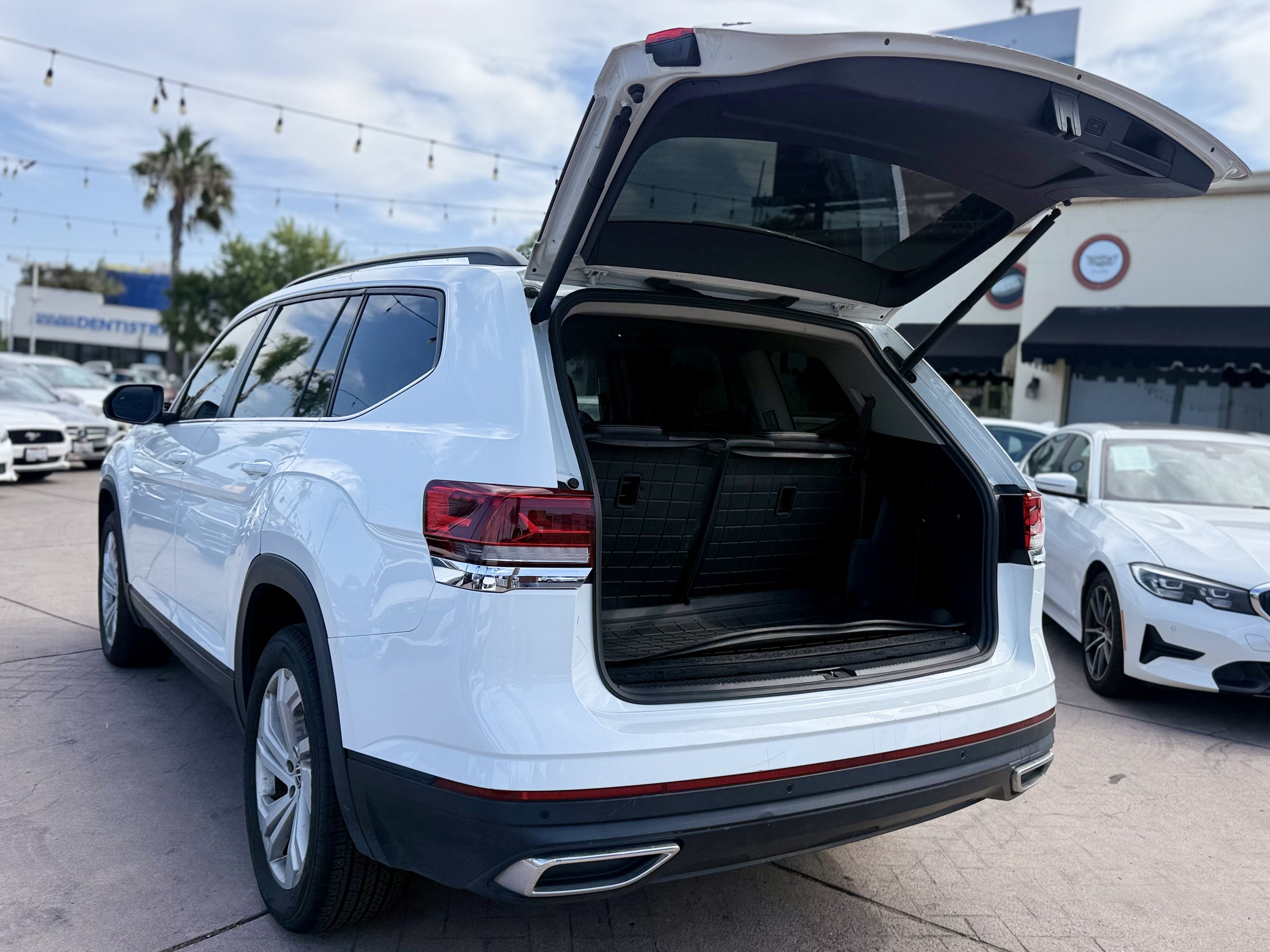 Used 2021 Volkswagen Atlas SE w/ Panoramic Sunroof Package FWD image 16