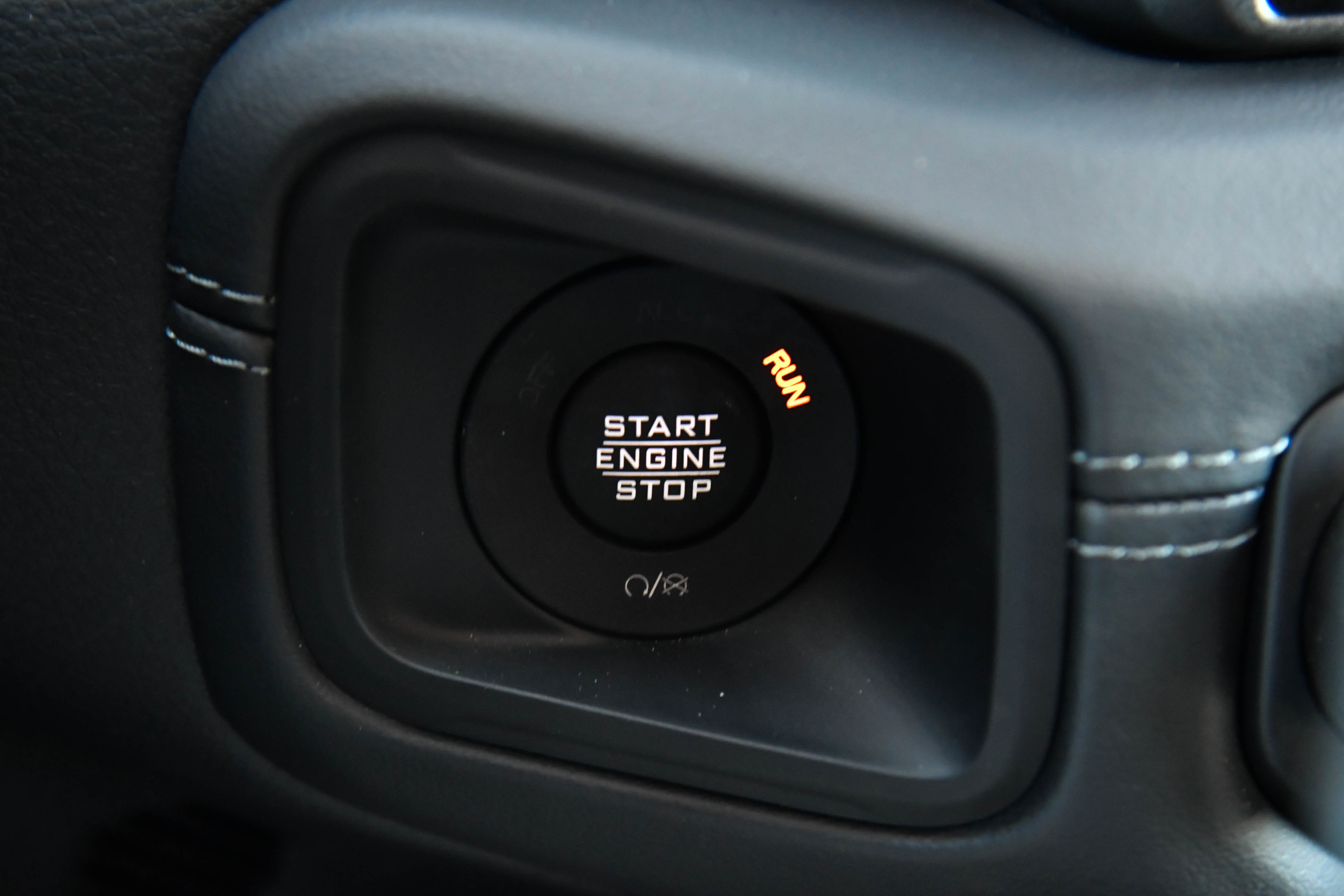 Used 2025 Jeep Wrangler Unlimited Sahara AWD/4WD image 30