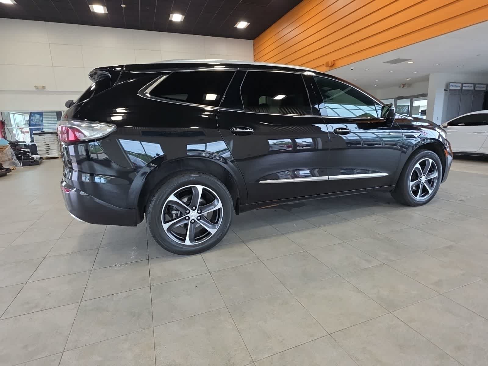 Used 2022 Buick Enclave Essence w/ Sport Touring Edition FWD image 8