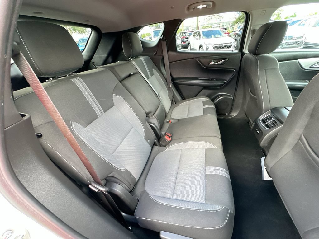Certified 2025 Chevrolet Blazer LT FWD image 26