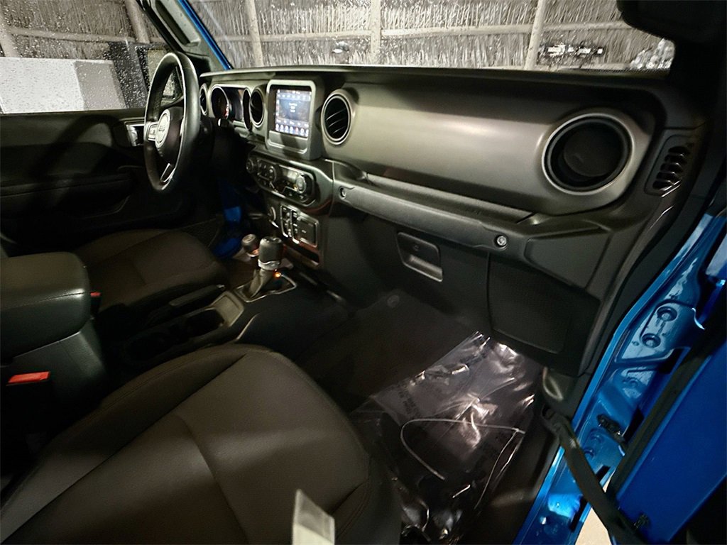 Used 2021 Jeep Gladiator Willys image 30