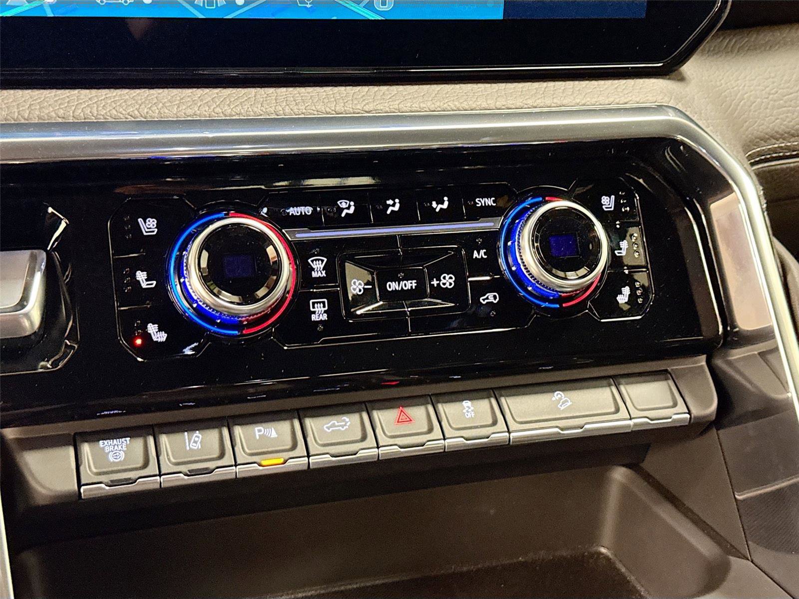 Used 2025 GMC Sierra 2500 Denali w/ Denali Reserve Package image 15