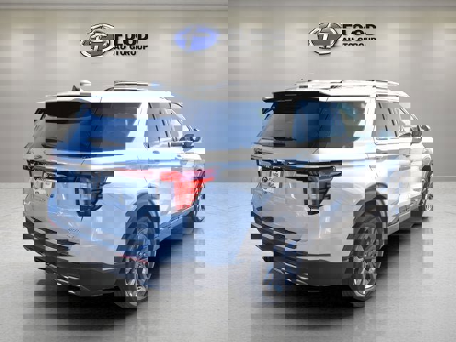 New 2026 Ford Explorer Active w/ Active Comfort Package image 2
