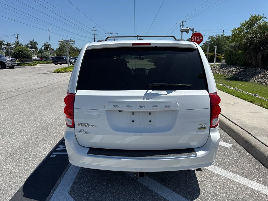 Used 2016 Dodge Grand Caravan R/T FWD image 4