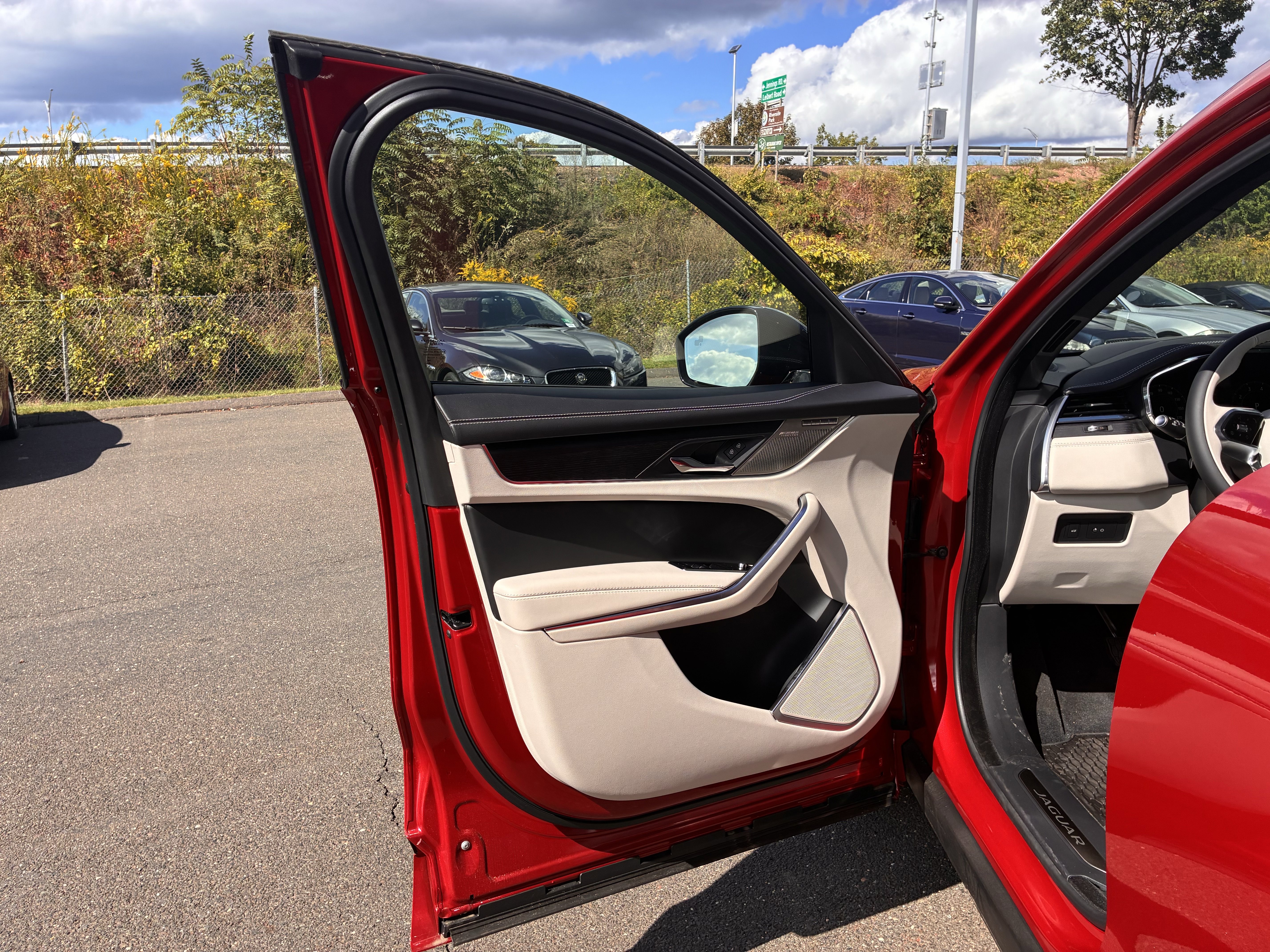 New 2026 Jaguar F-PACE R-Dynamic S image 10