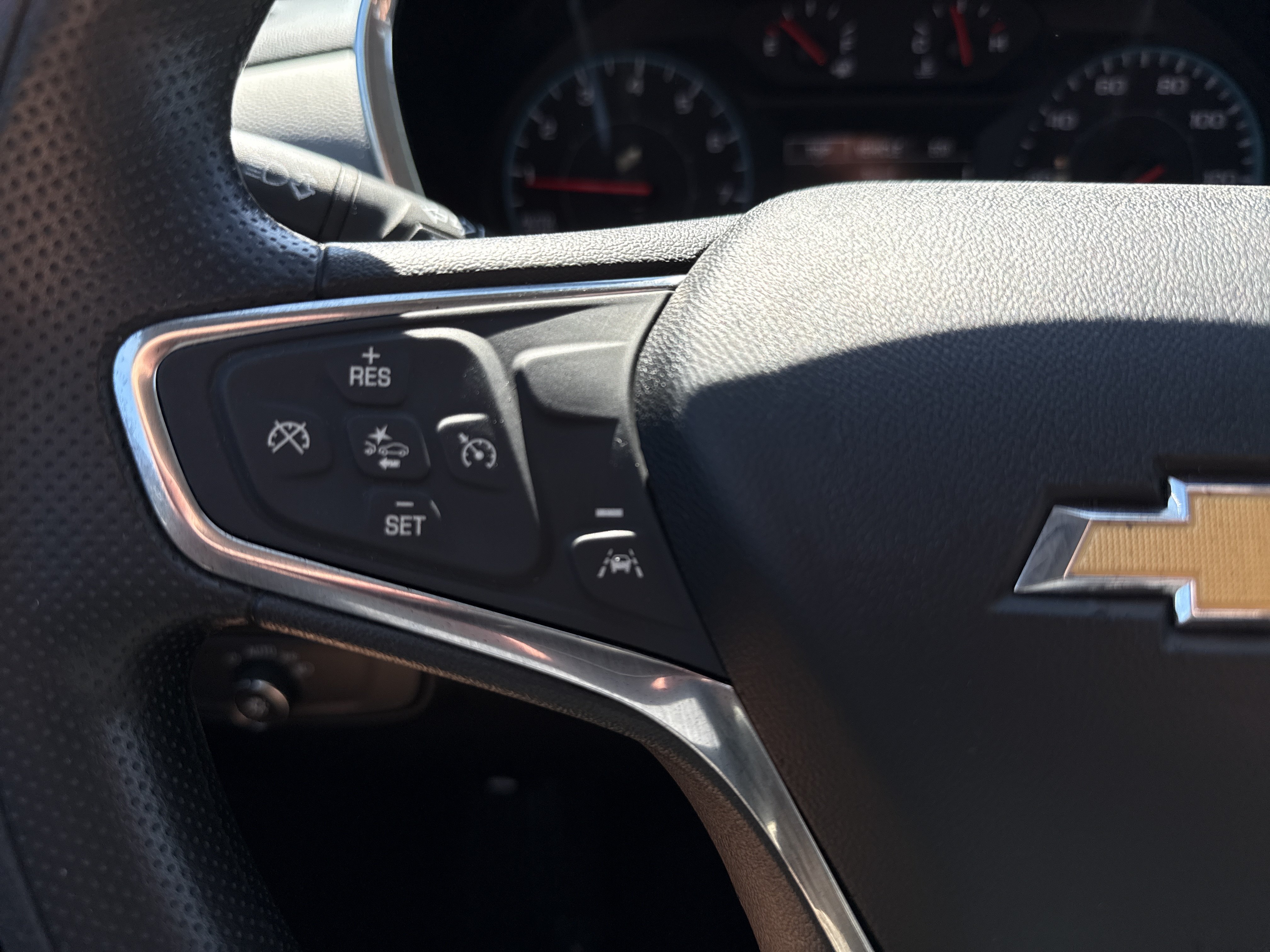 Used 2021 Chevrolet Equinox LS AWD/4WD image 18