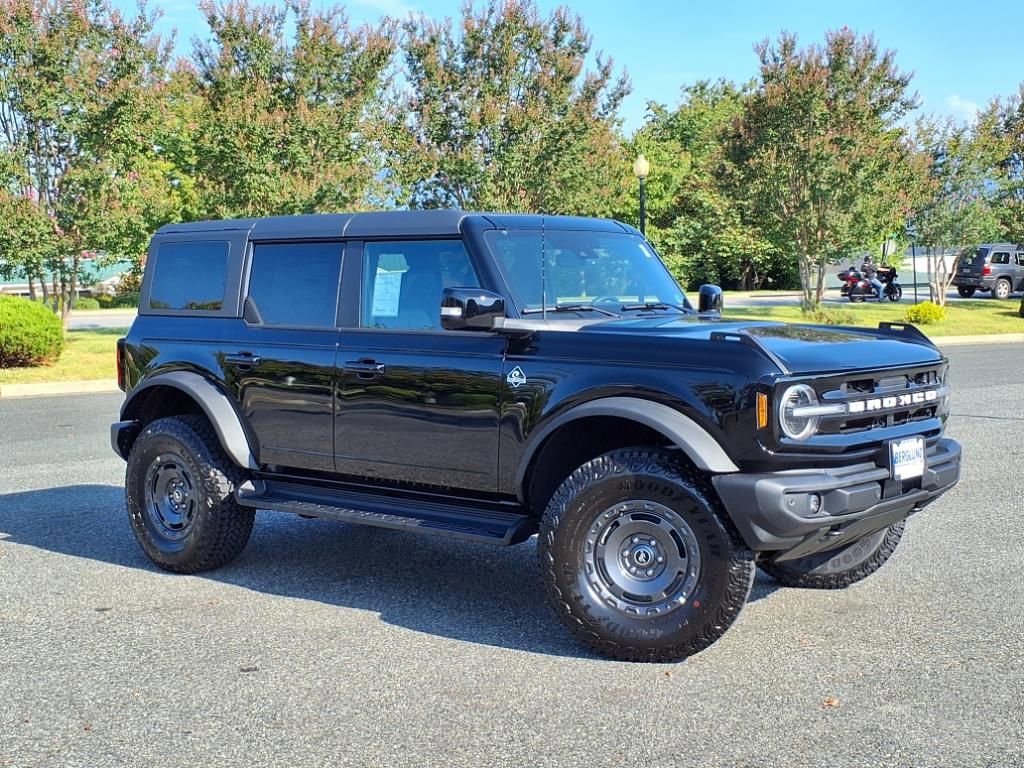 New 2025 Ford Bronco Outer Banks w/ Sasquatch Package image 1