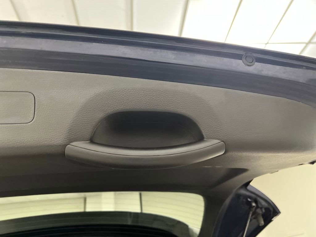 Used 2025 Kia Carnival image 44