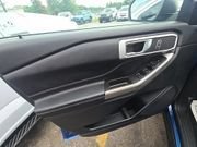 Used 2022 Ford Explorer XLT w/ Equipment Group 202A AWD/4WD image 10