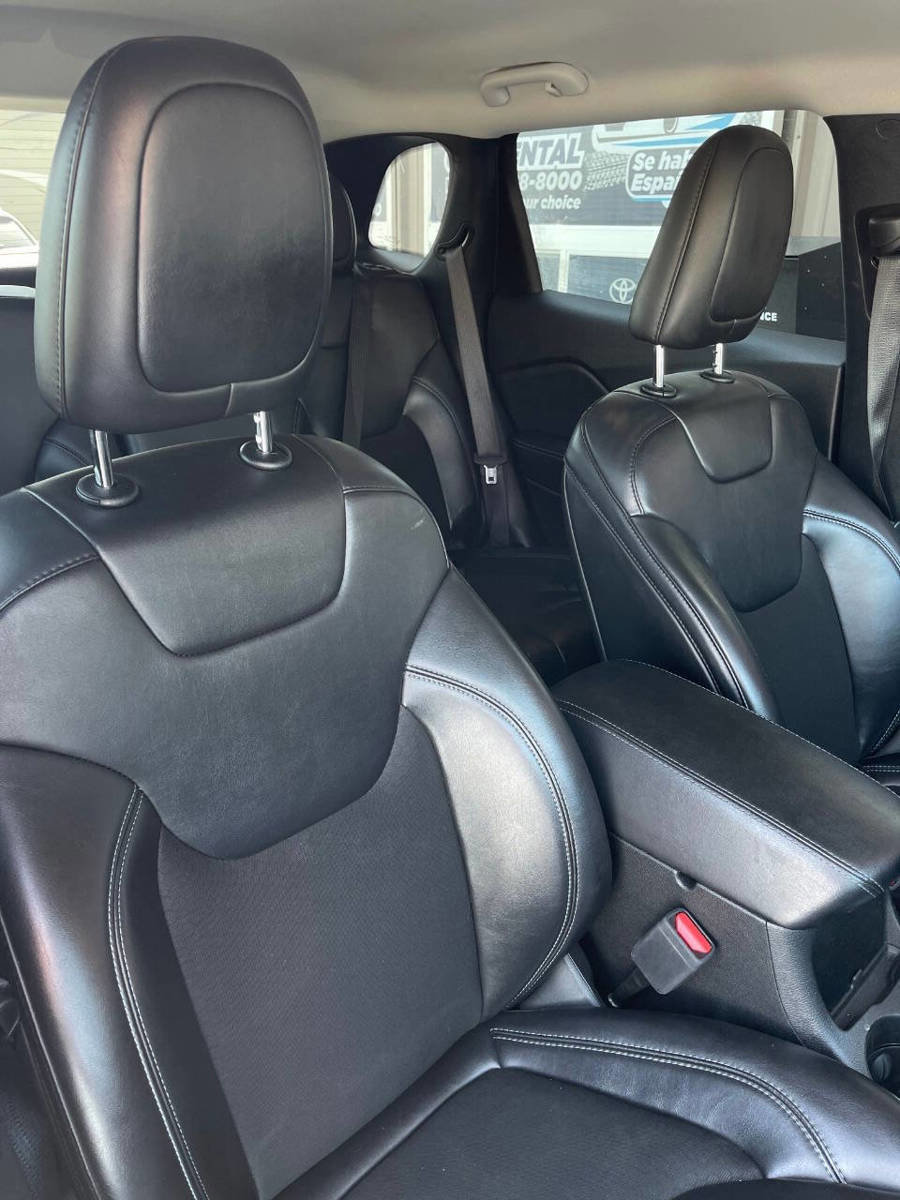 Used 2021 Jeep Cherokee Latitude Plus w/ Mopar Interior Package image 2