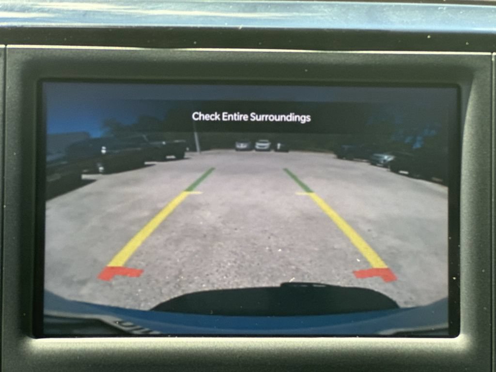 Used 2023 Chrysler Voyager LX FWD image 14