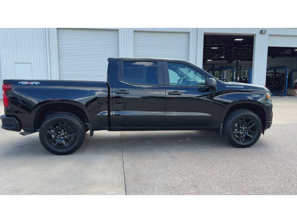 New 2026 Chevrolet Silverado 1500 Custom w/ Turbomax Blackout Package AWD/4WD image 9
