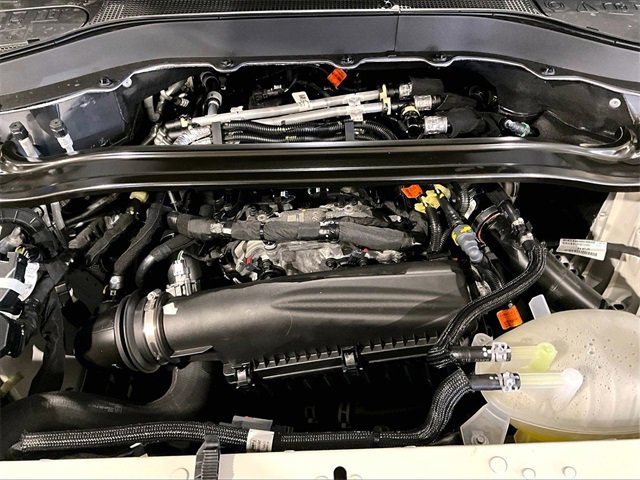 Used 2025 Ford Explorer Platinum image 34