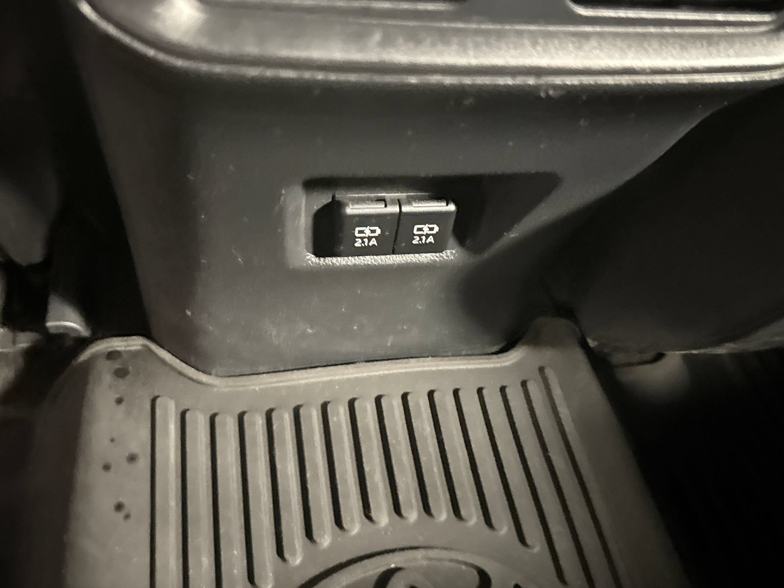 Used 2021 Toyota RAV4 SE w/ Weather & Moonroof Package AWD/4WD image 36