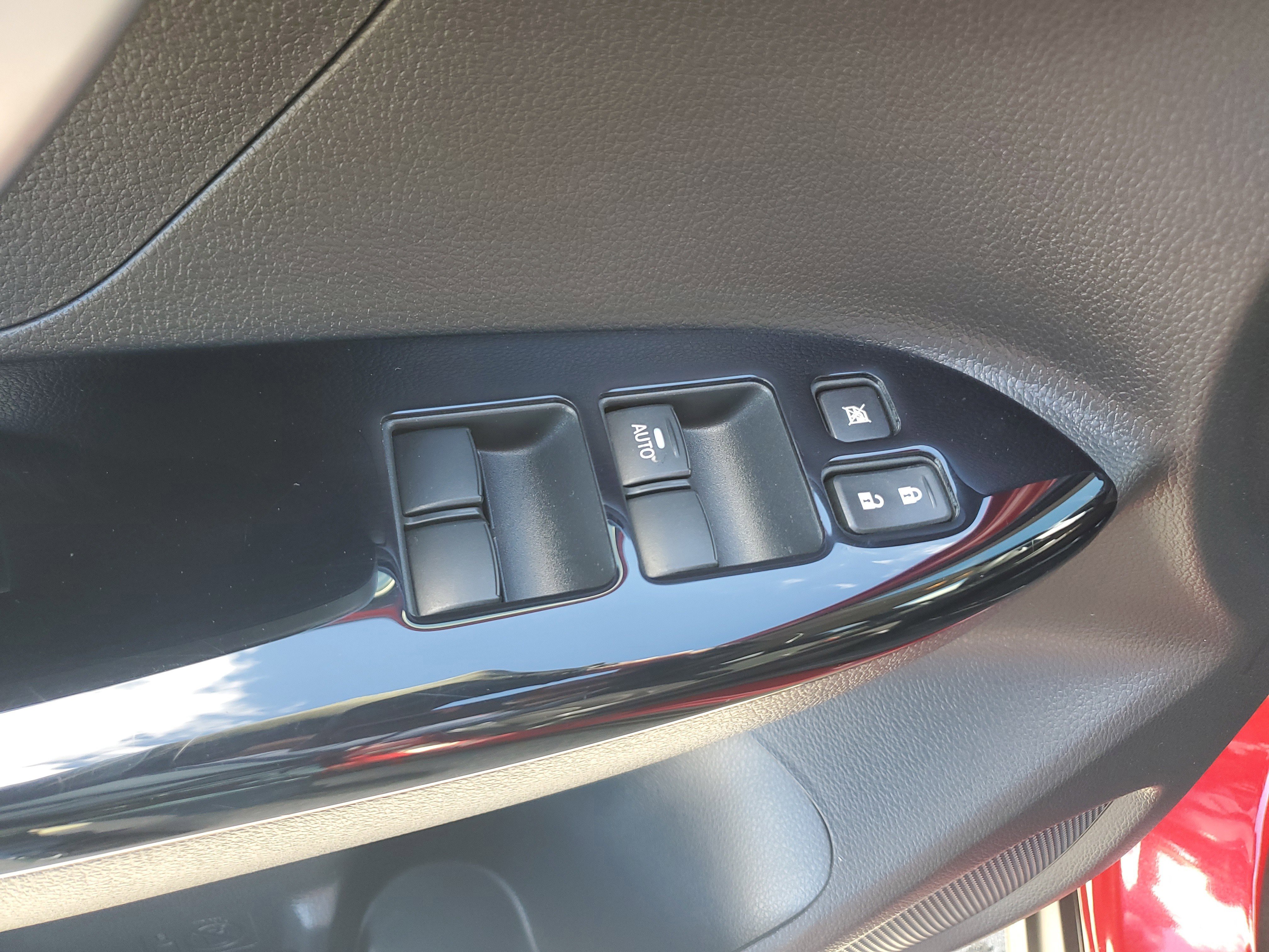 Used 2022 Mitsubishi Eclipse Cross LE image 22