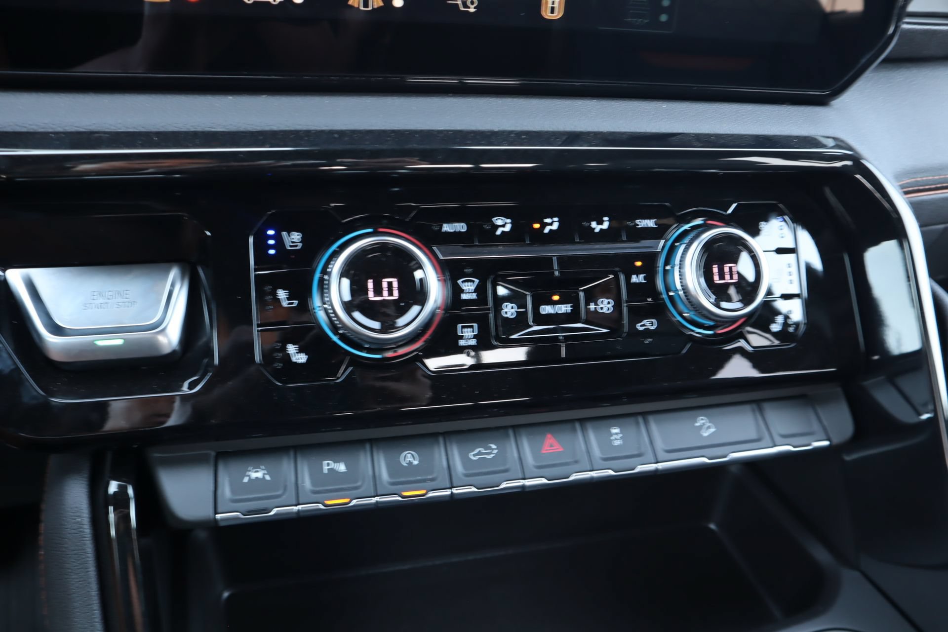 New 2026 GMC Sierra 1500 AT4 w/ AT4 Premium Package AWD/4WD image 13