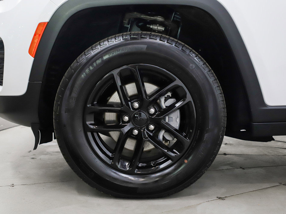 Used 2024 Jeep Grand Cherokee Laredo X w/ Luxury Tech Group I image 31