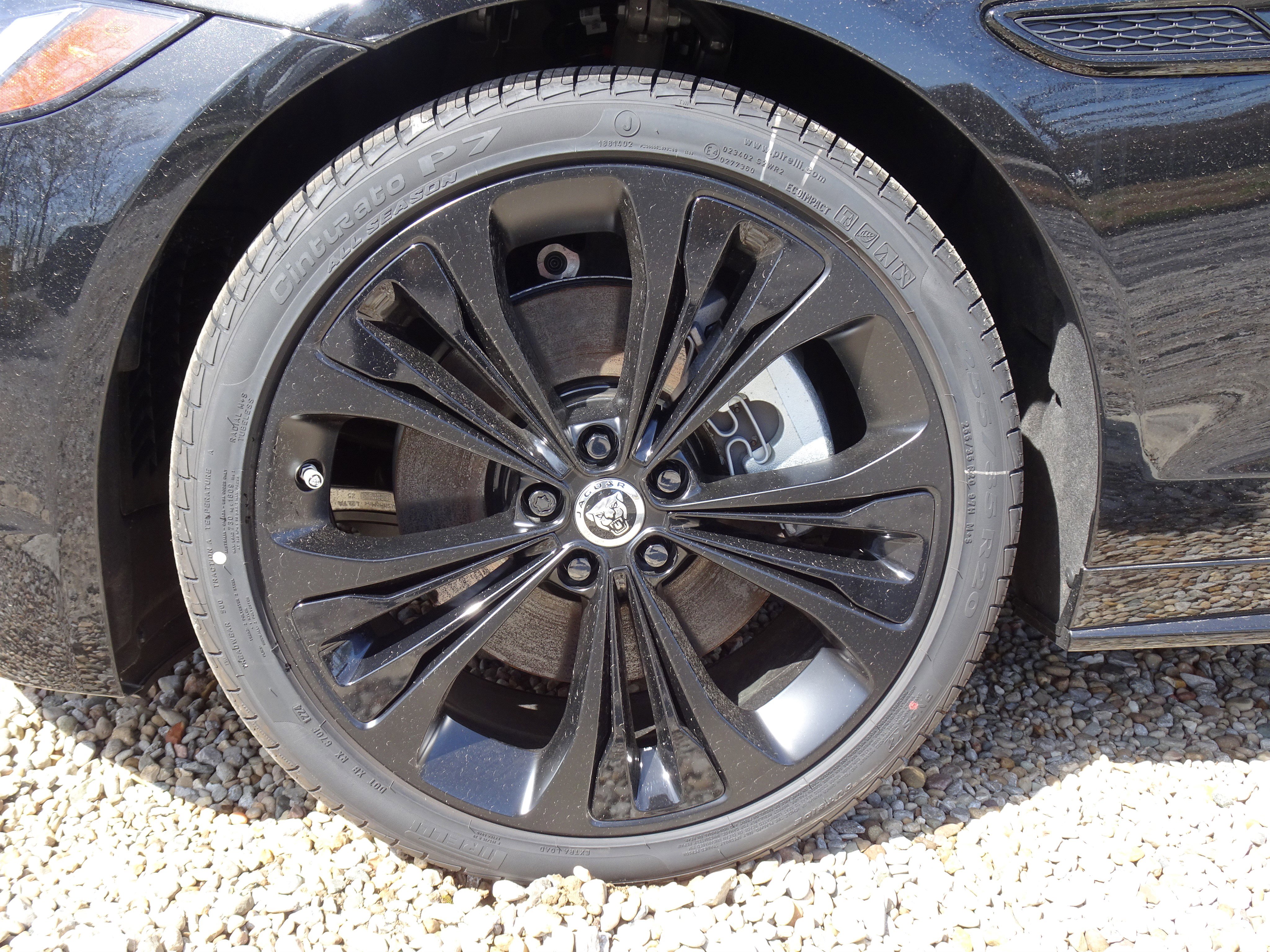 New 2024 Jaguar XF R-Dynamic SE image 15