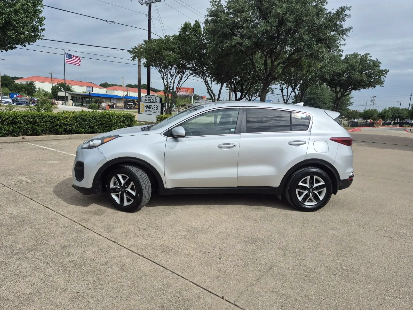 Used 2020 Kia Sportage LX FWD image 2