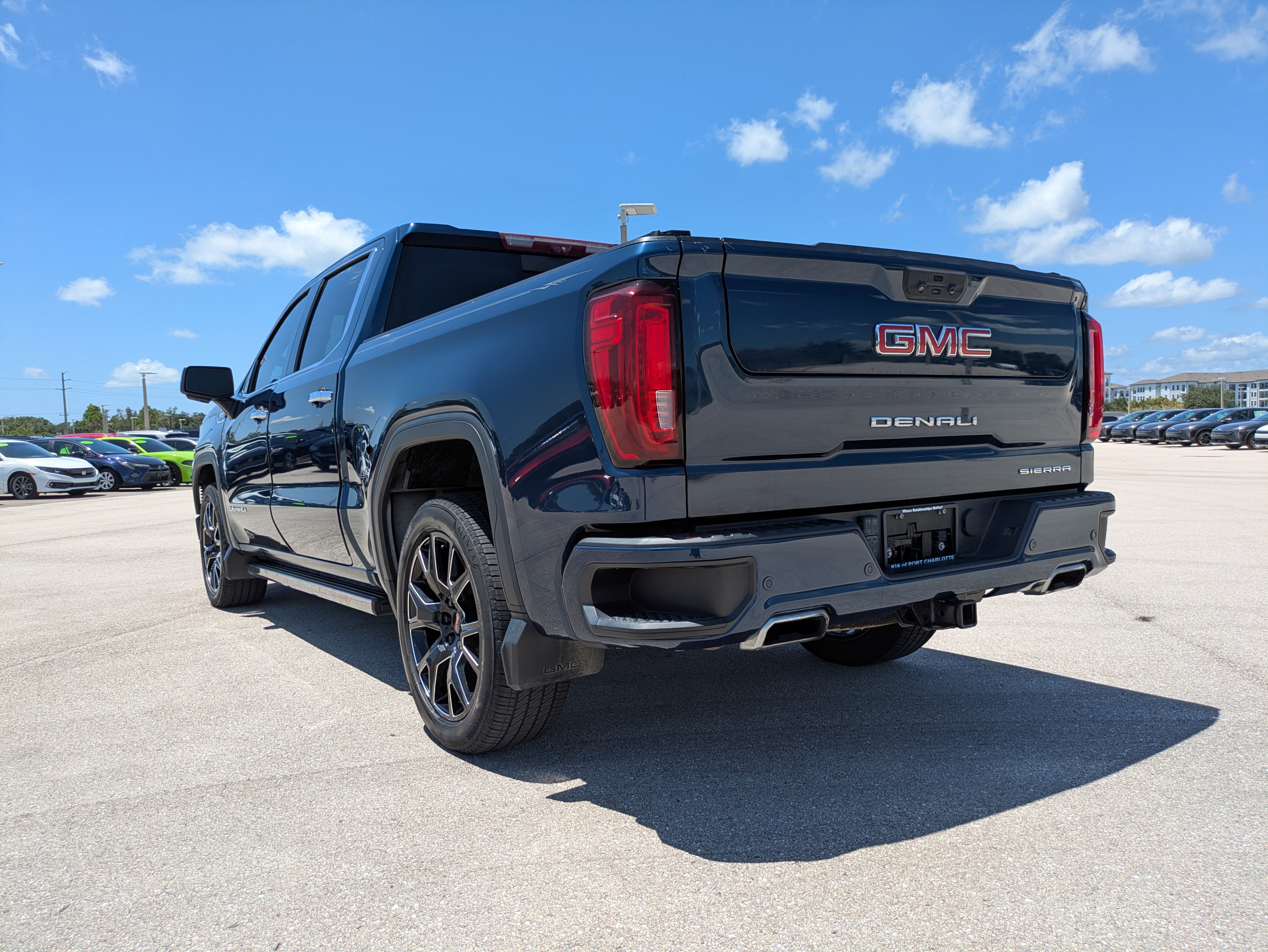 Used 2023 GMC Sierra 1500 Denali w/ Technology Package AWD/4WD image 6