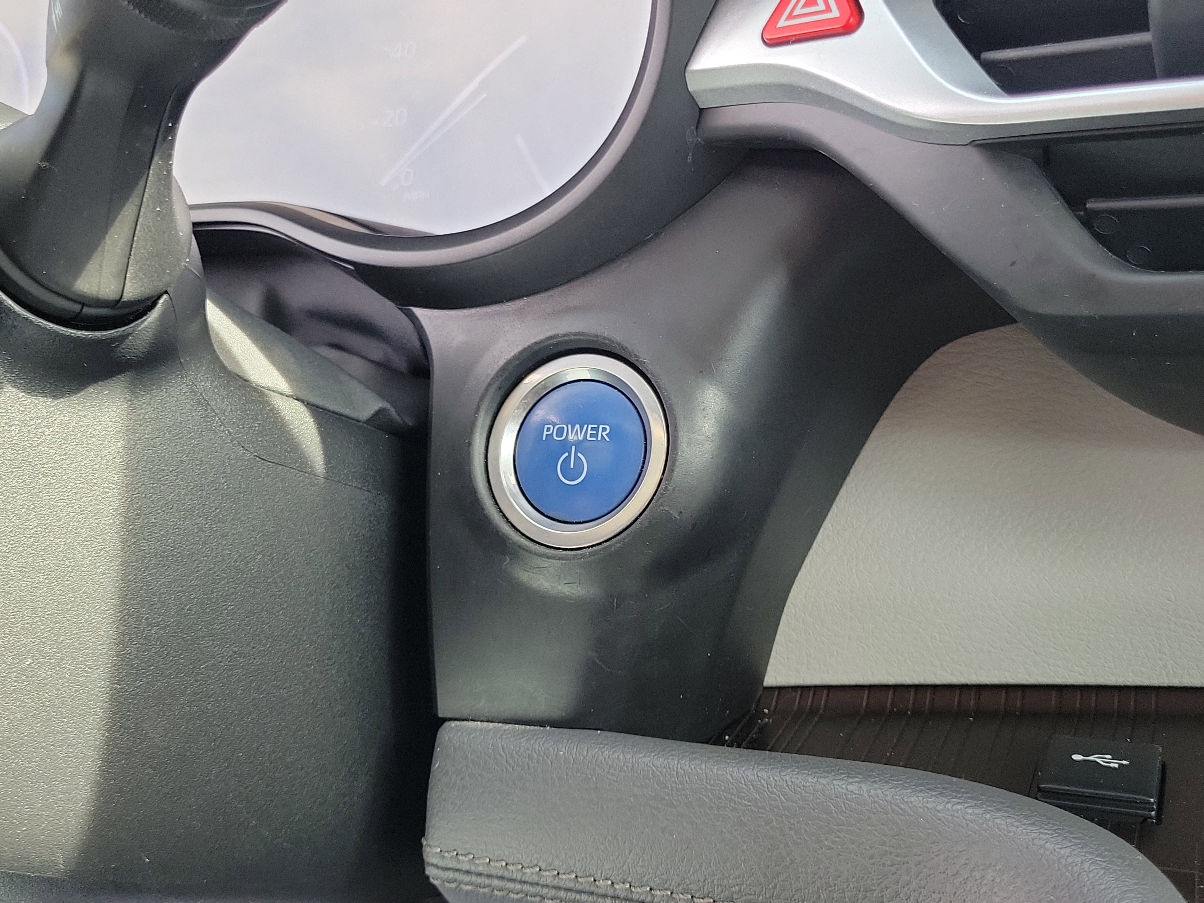 Used 2022 Toyota Sienna XLE w/ XLE Plus Package FWD image 28