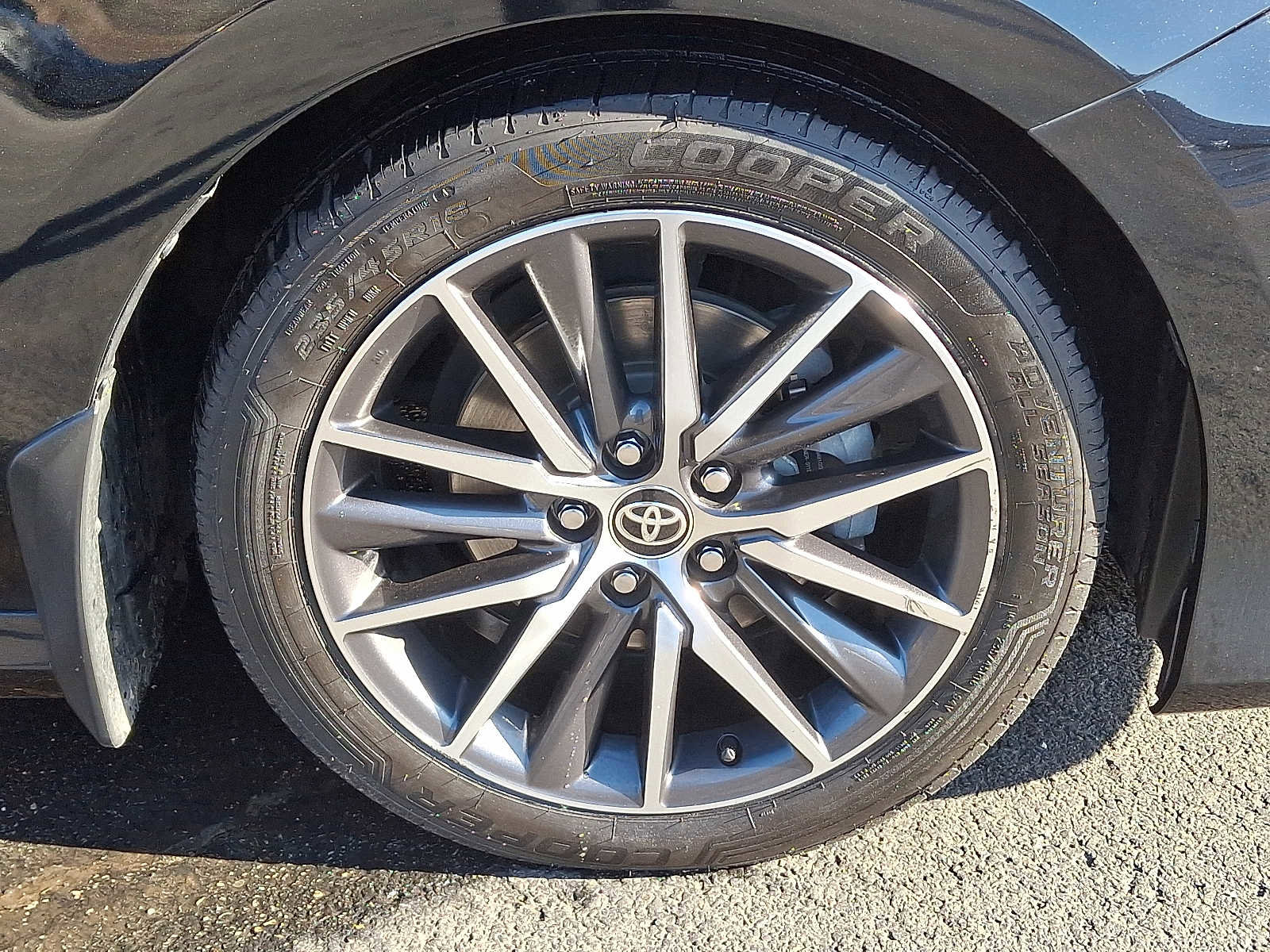 Used 2021 Toyota Camry XLE w/ Navigation Package image 8