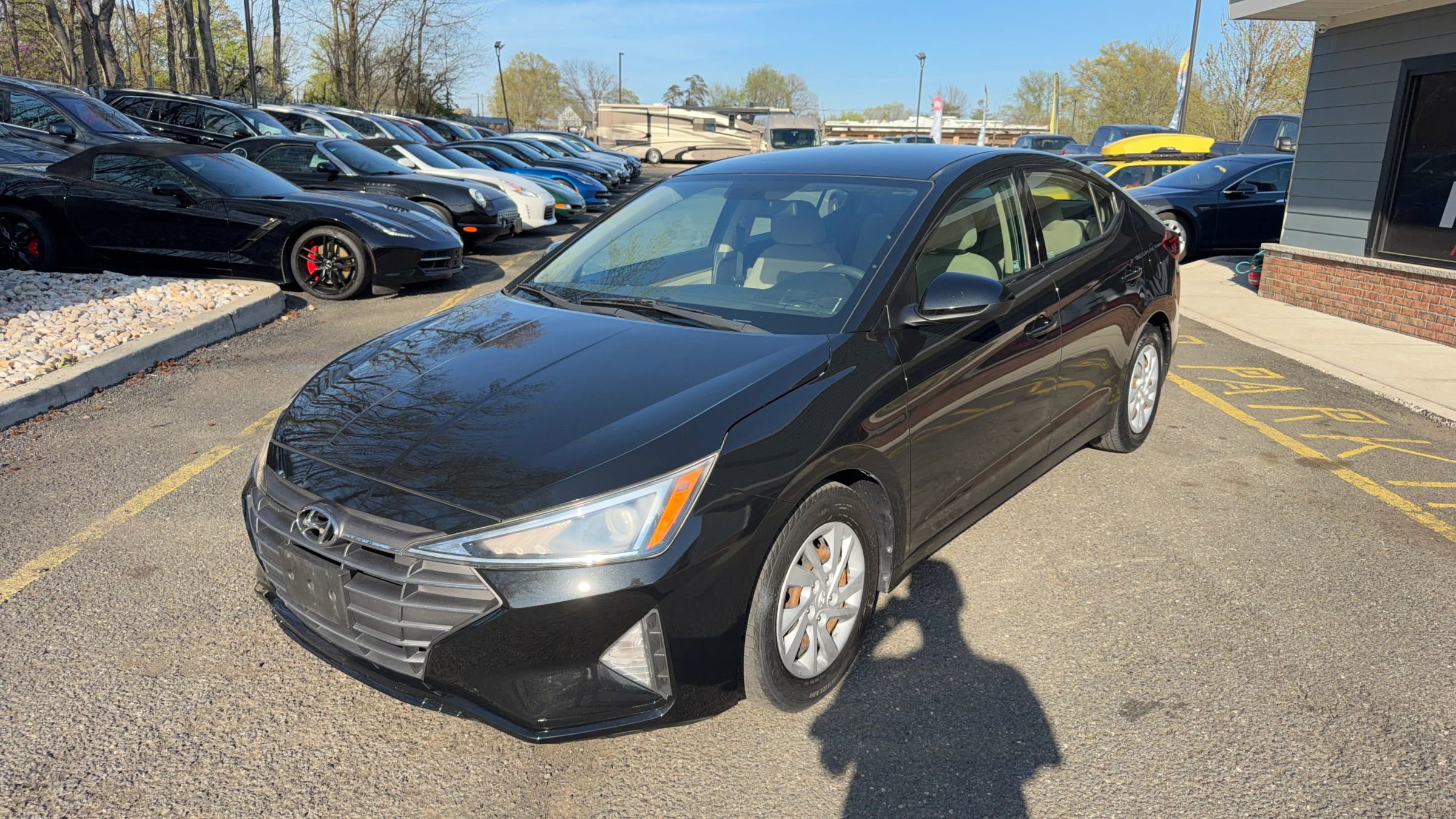Used 2019 Hyundai Elantra SE FWD image 1