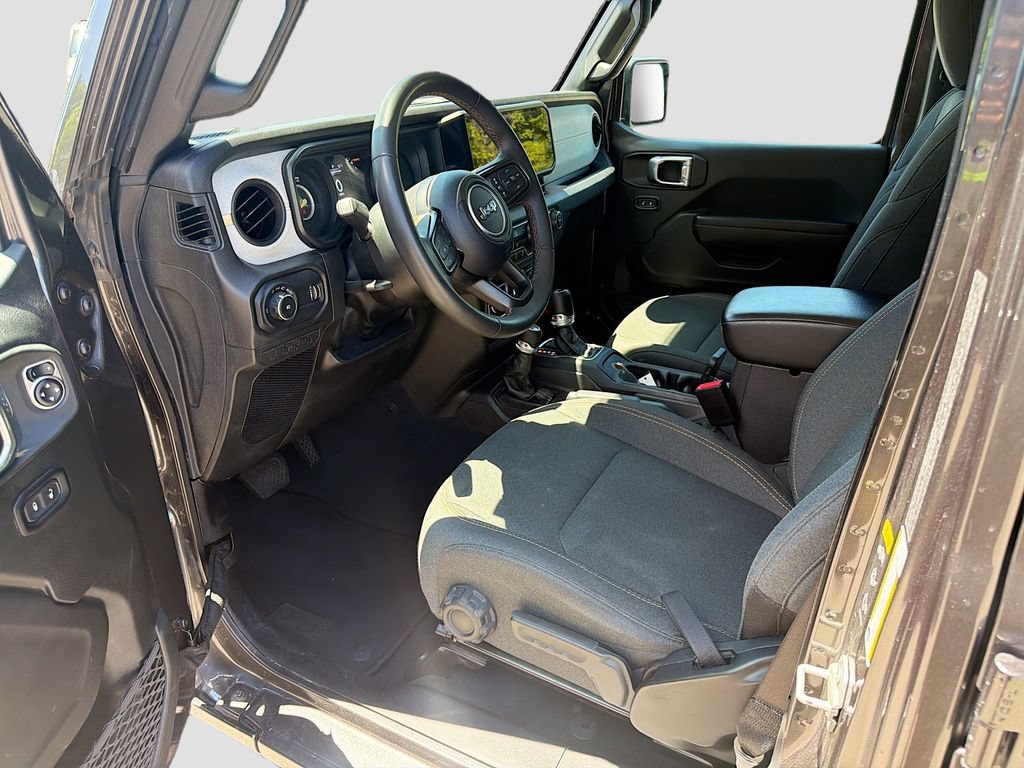 Used 2024 Jeep Wrangler Unlimited Sport AWD/4WD image 23