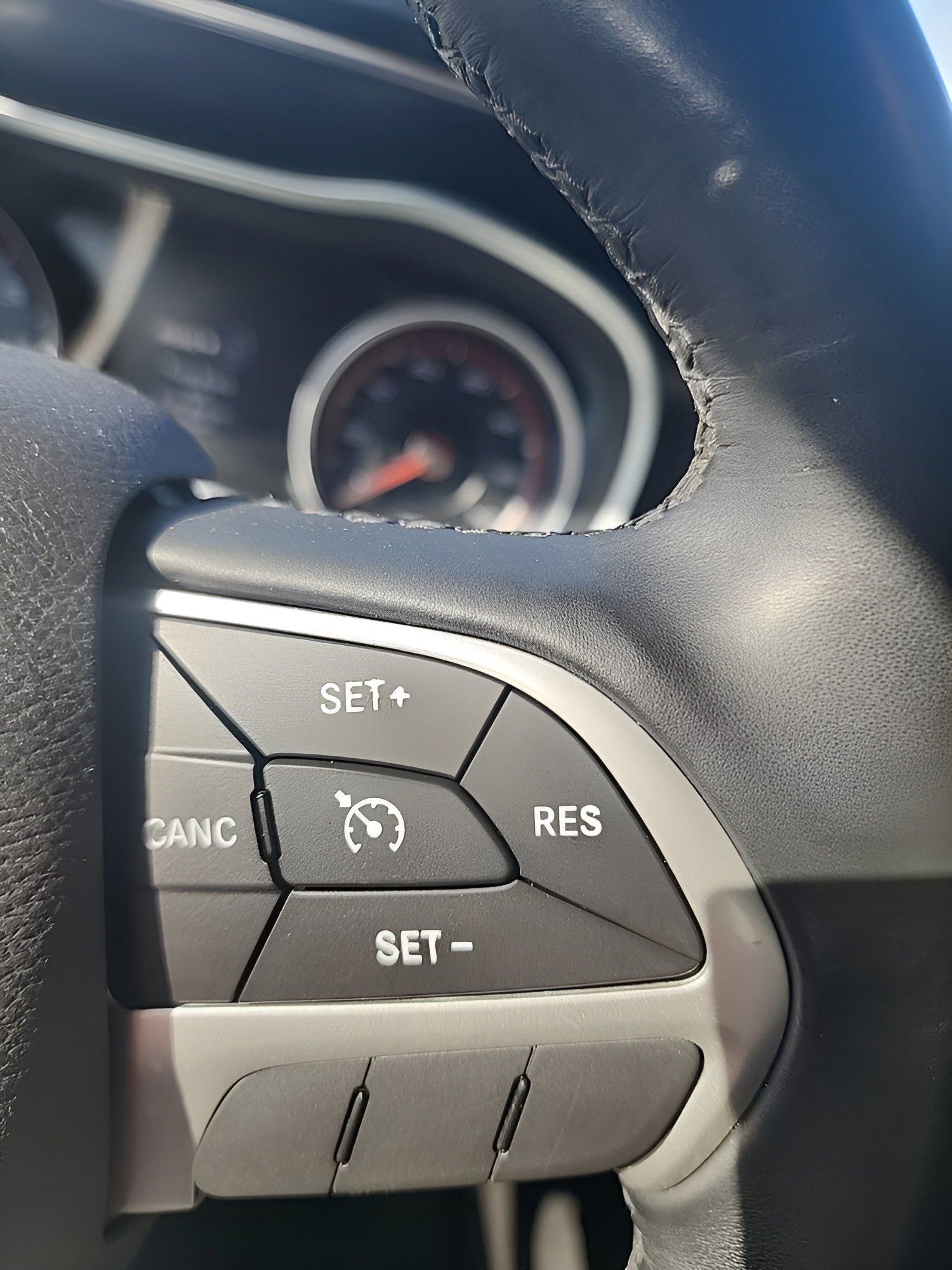 Used 2017 Dodge Charger SXT image 15