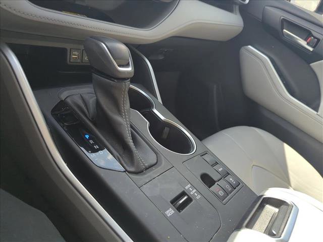 Used 2023 Toyota Highlander XLE image 11