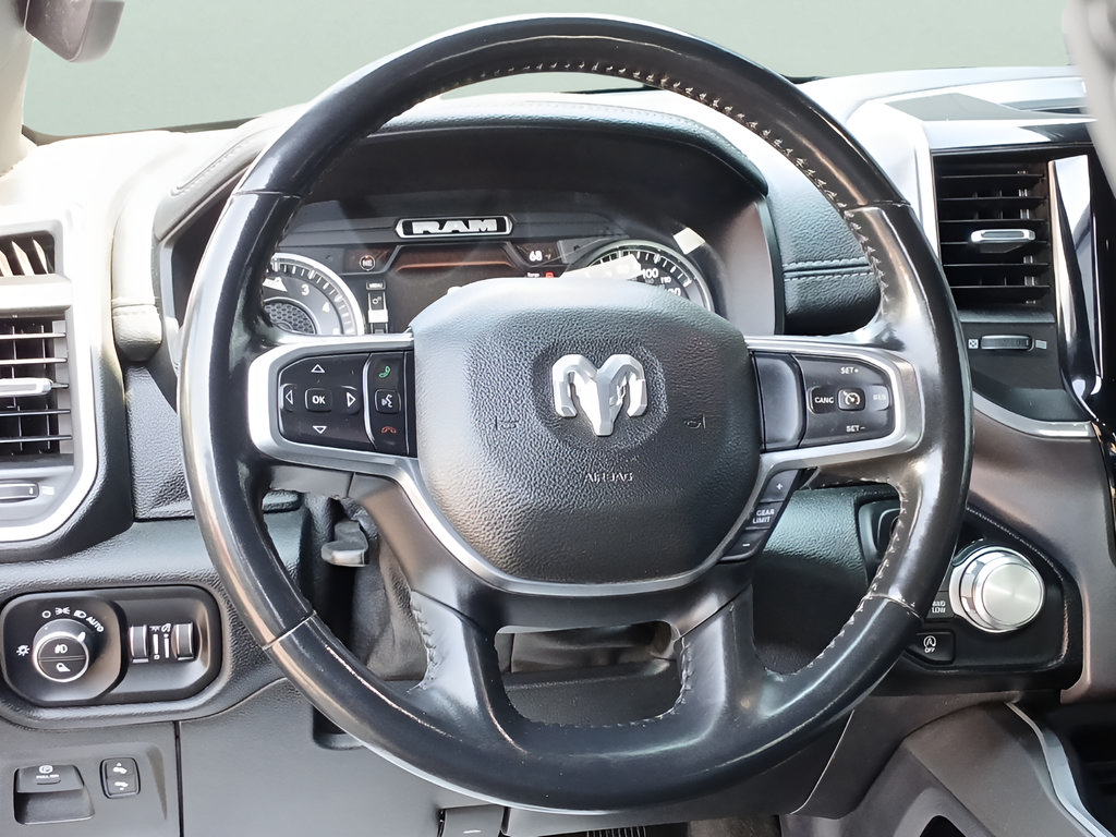 Used 2022 RAM 1500 Laramie AWD/4WD image 11