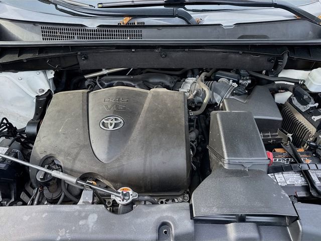 Used 2019 Toyota Highlander Limited Platinum image 34