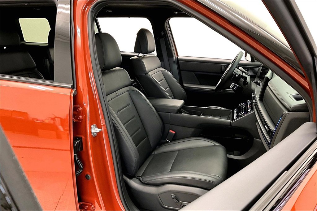 Certified 2025 Hyundai Santa Fe Calligraphy image 7