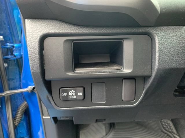 Used 2017 Toyota Tacoma SR5 w/ Tow Package RWD image 23