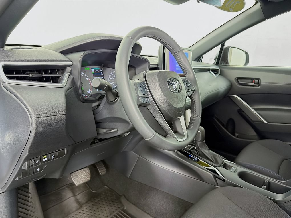 Used 2024 Toyota Corolla Cross AWD Hybrid image 14