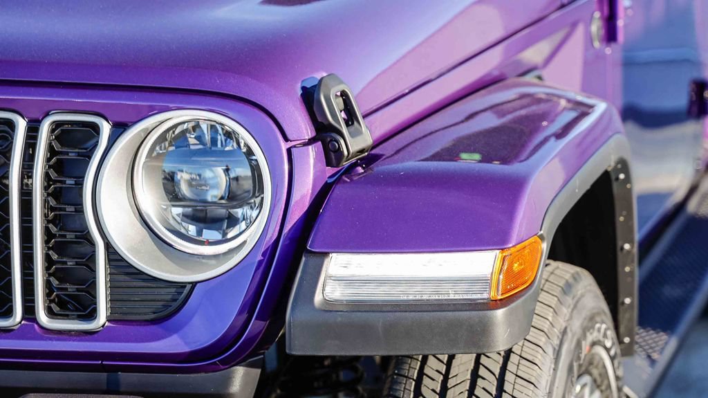 New 2026 Jeep Wrangler Unlimited Sahara AWD/4WD image 5