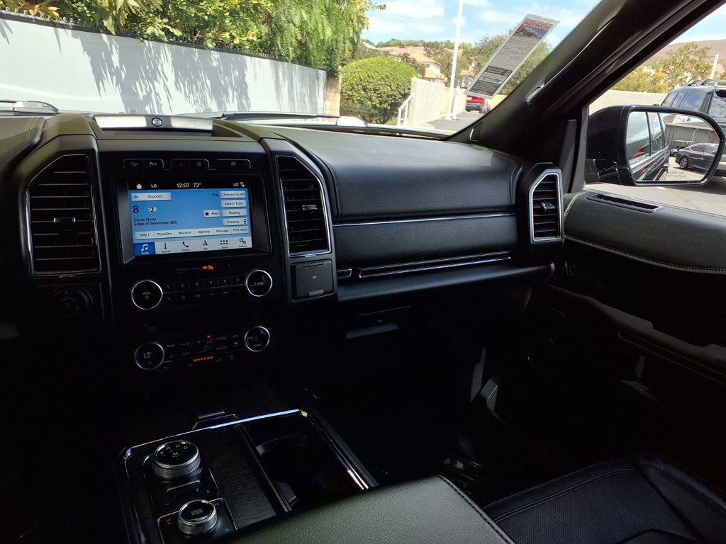 Used 2018 Ford Expedition Limited w/ Equipment Group 301A AWD/4WD image 33