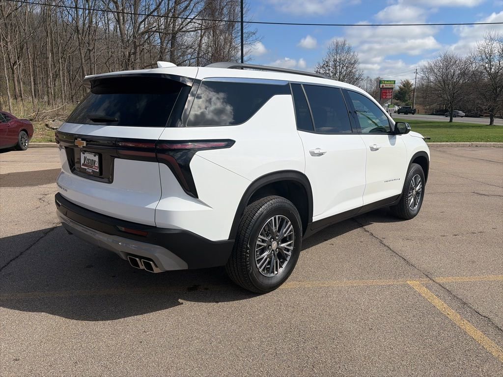 Used 2026 Chevrolet Traverse LT image 5