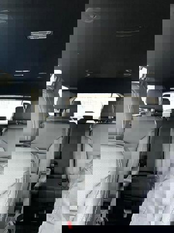 Used 2025 Chevrolet Traverse LT image 9