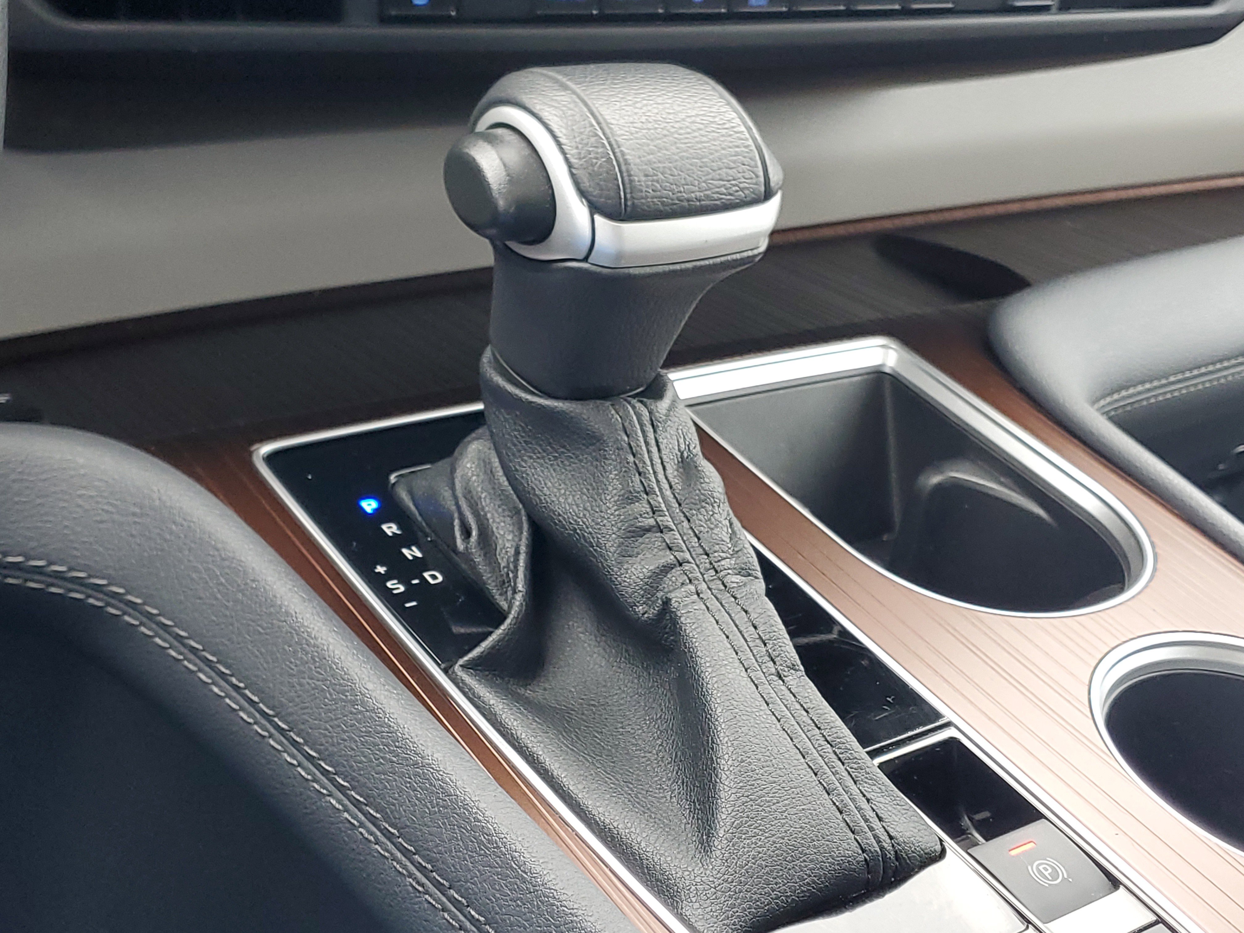 Certified 2024 Toyota Sienna XLE image 30