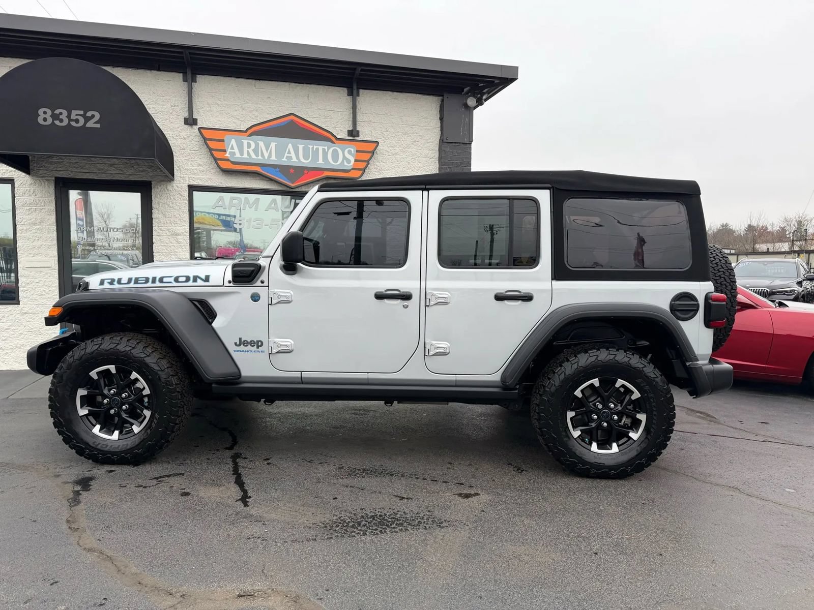 Used 2024 Jeep Wrangler Unlimited Rubicon 4xe w/ Safety Group AWD/4WD image 6