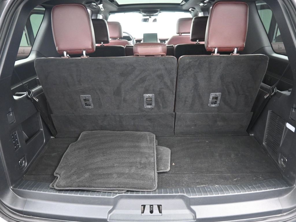 Used 2024 Ford Expedition Limited image 34