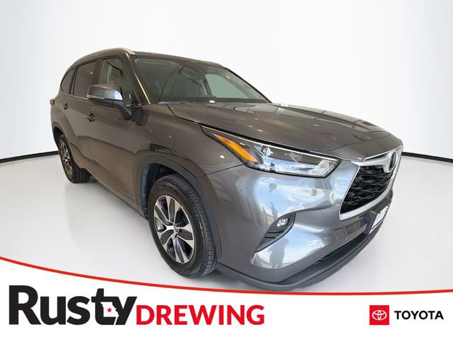 Certified 2025 Toyota Highlander XLE FWD image 1