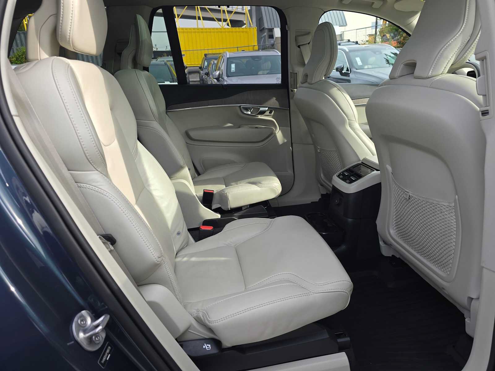 Used 2023 Volvo XC90 T8 Ultimate w/ Protection Package Premier AWD/4WD image 13
